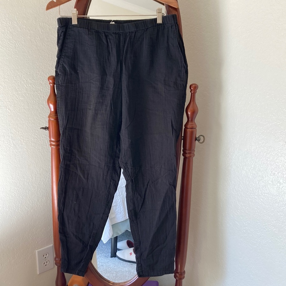 Eileen Fisher Cotton Gauze pull on pants in black, size small
